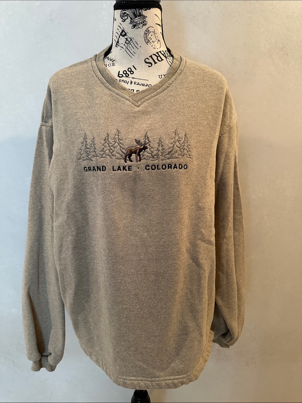Grand Lake Colorado women’s V‑Neck Moose Sweatshirt - Beige